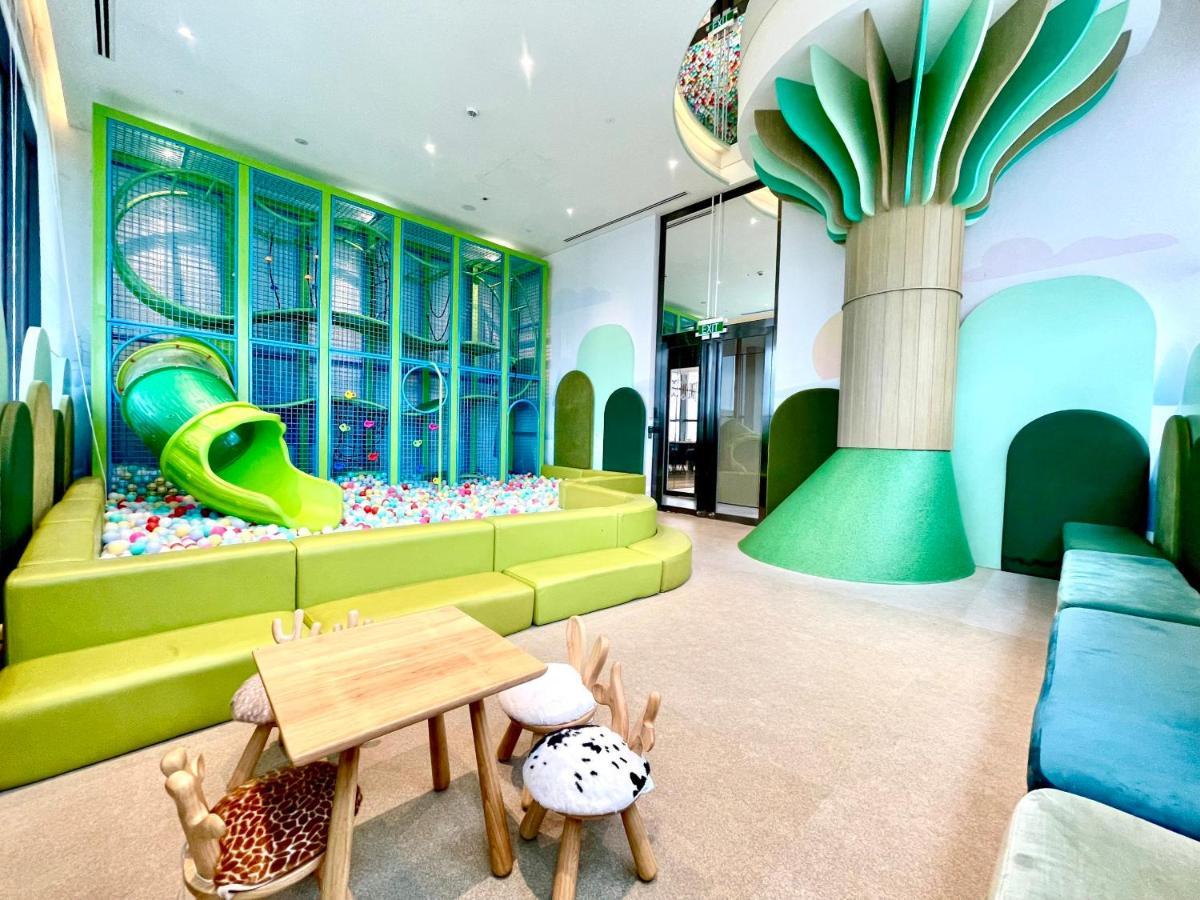Apartment Le Places The Luxury Marq Saigon