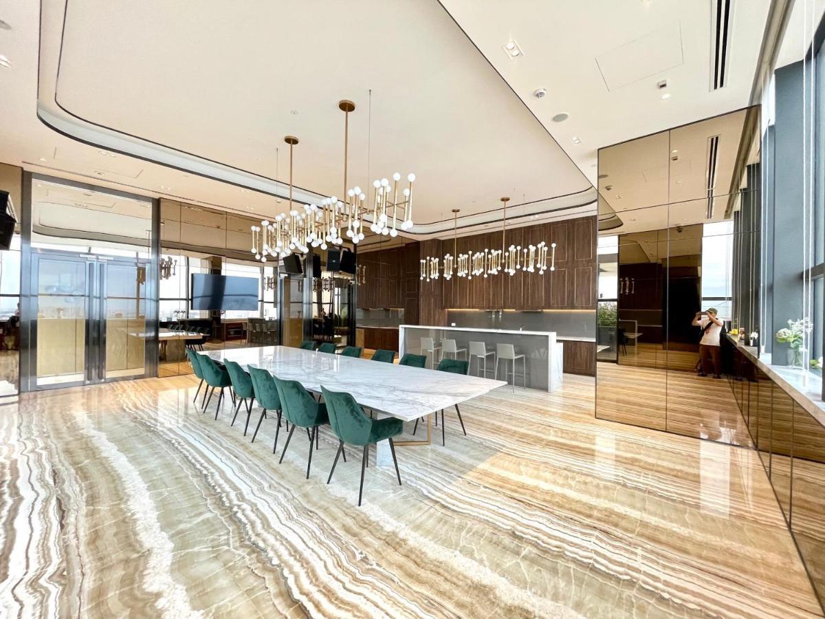 Le Places The Luxury Marq Saigon Apartment *